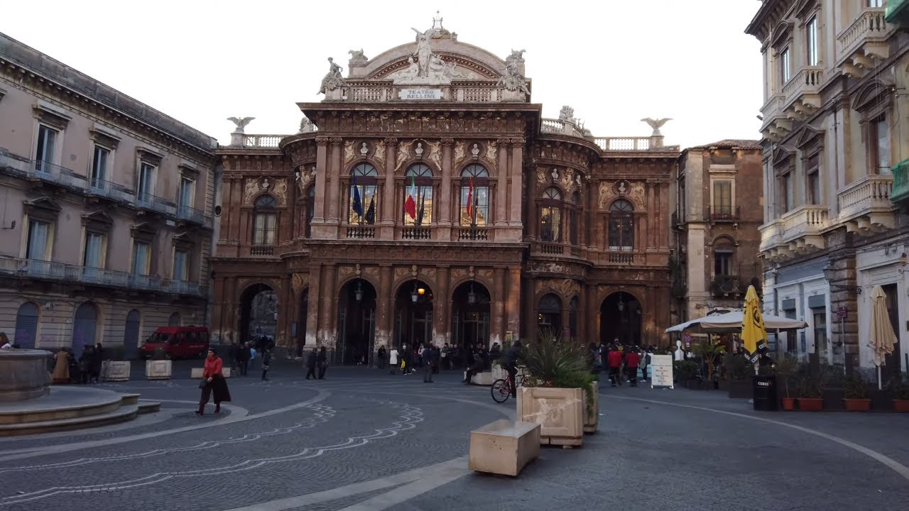 Catania da via Teatro Massimo a piazza Universtità walking tour 4k