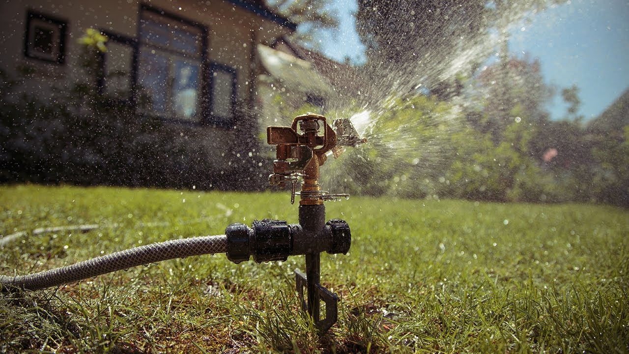 De Sectorsproeier van Talen Tools &ndash; Perfect verdeeld water voor je gazon!