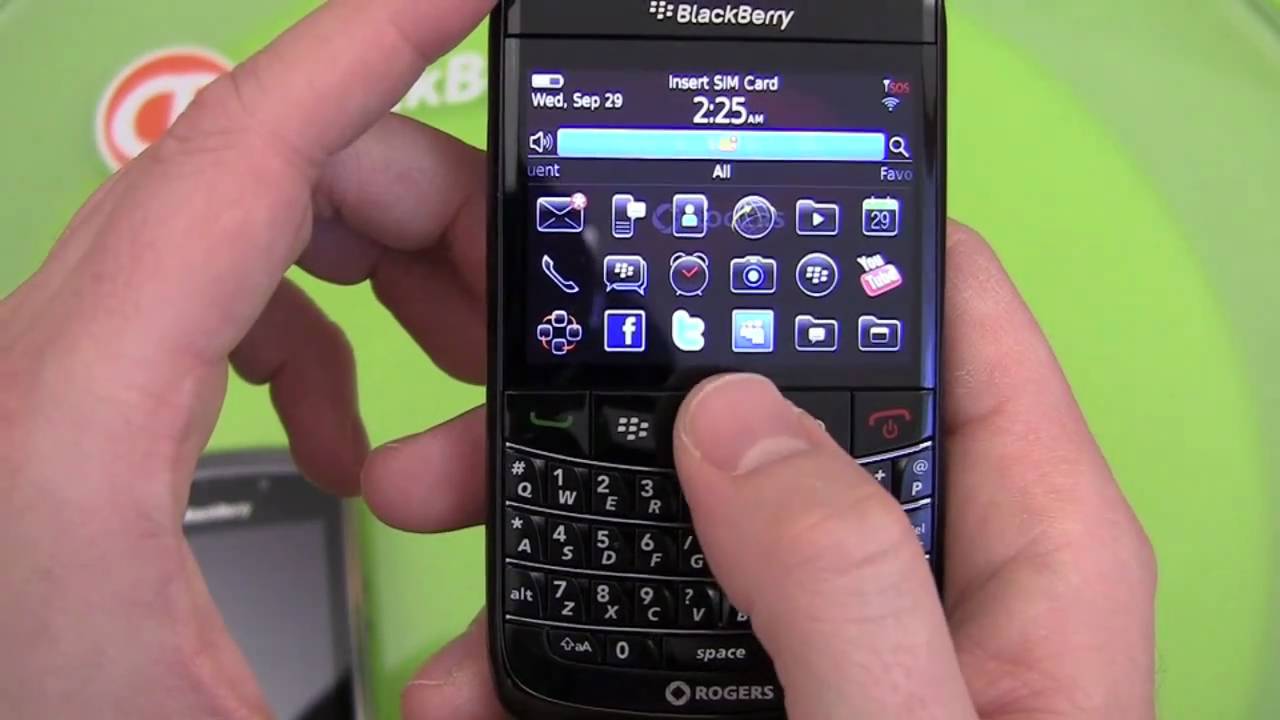 Распаковка и обзор BlackBerry Bold 9780