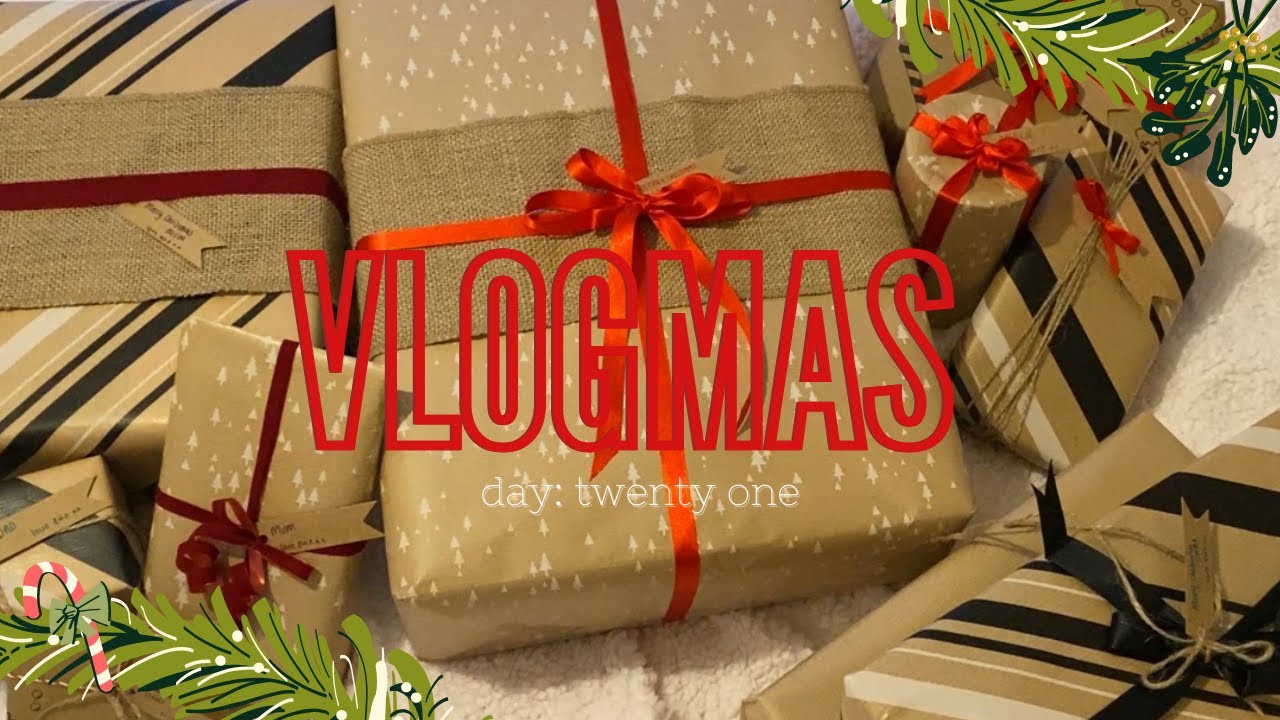 What I'm giving for Christmas and wrapping presents! VLOGMAS DAY TWENTY ONE 2021