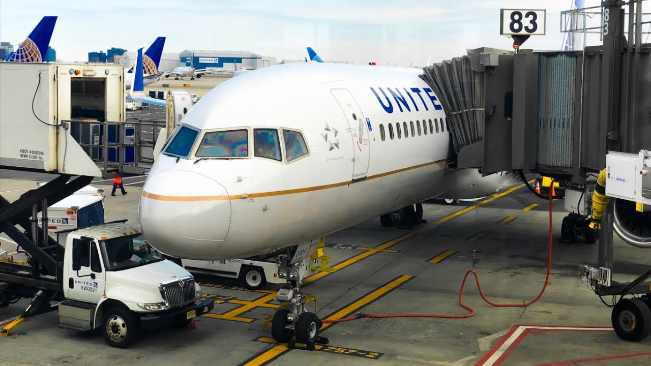 TRIP REPORT | United Airlines (Economy Plus) | Boeing 757-200 | West Palm Beach to Newark
