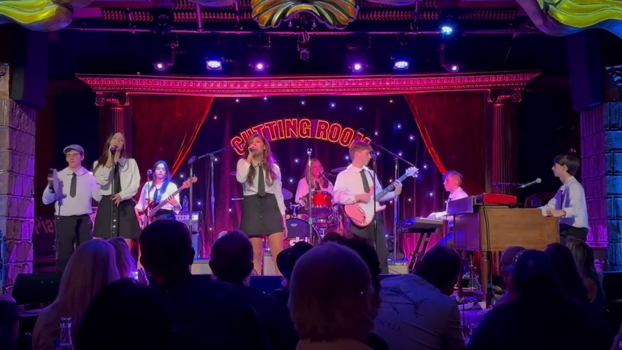 Rockit's Groovin' performing 