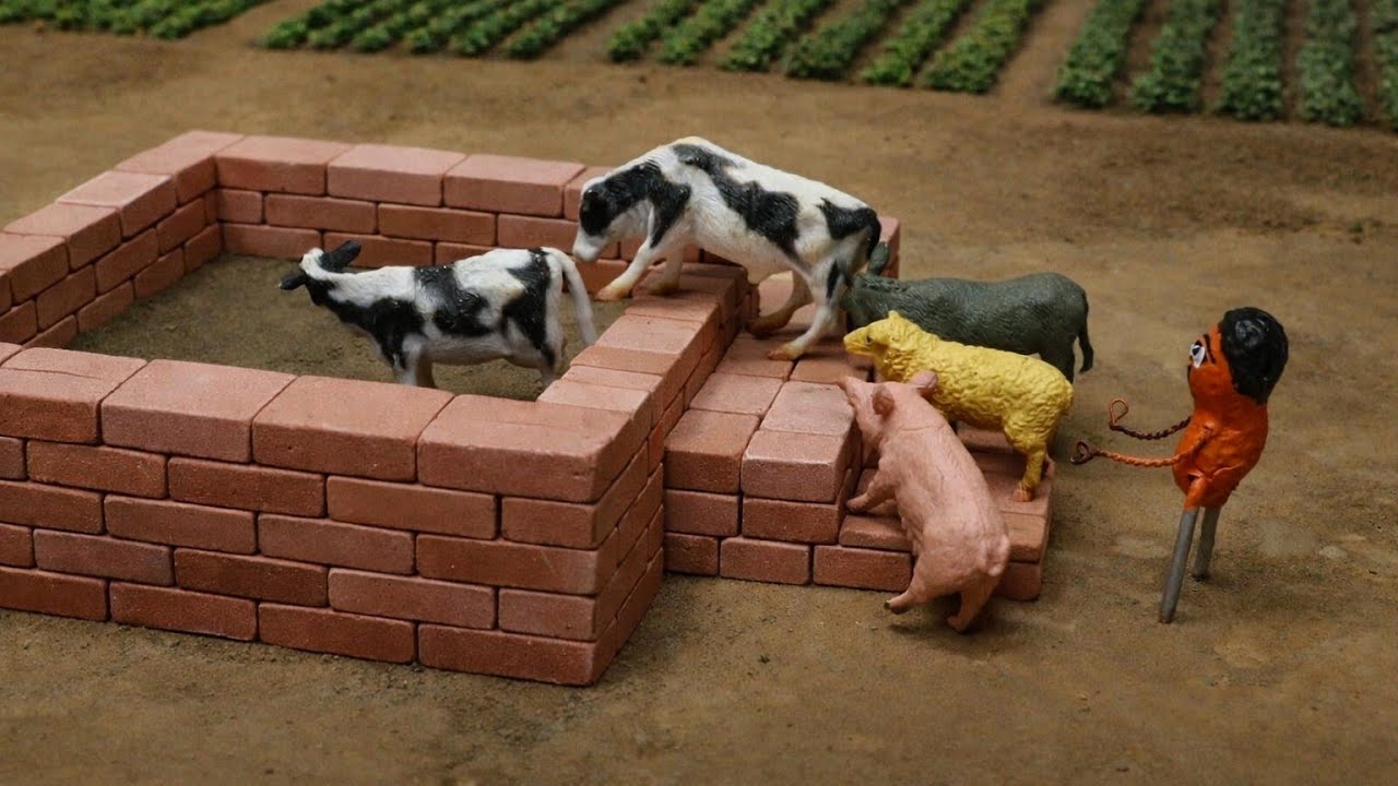 Mini Tractor Builds Animal House | Water Tanker & Brick Construction Story