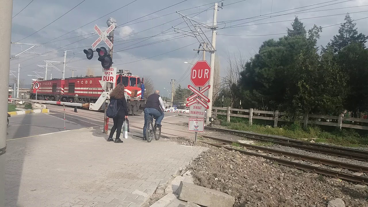 TCDD DE 24334+DE 24347 ve müthiş kornası