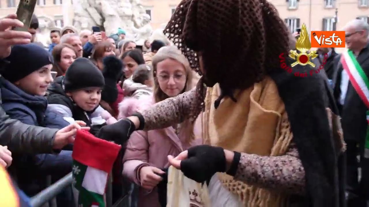 Epifania 2023, il tradizionale arrivo della Befana a Piazza Navona