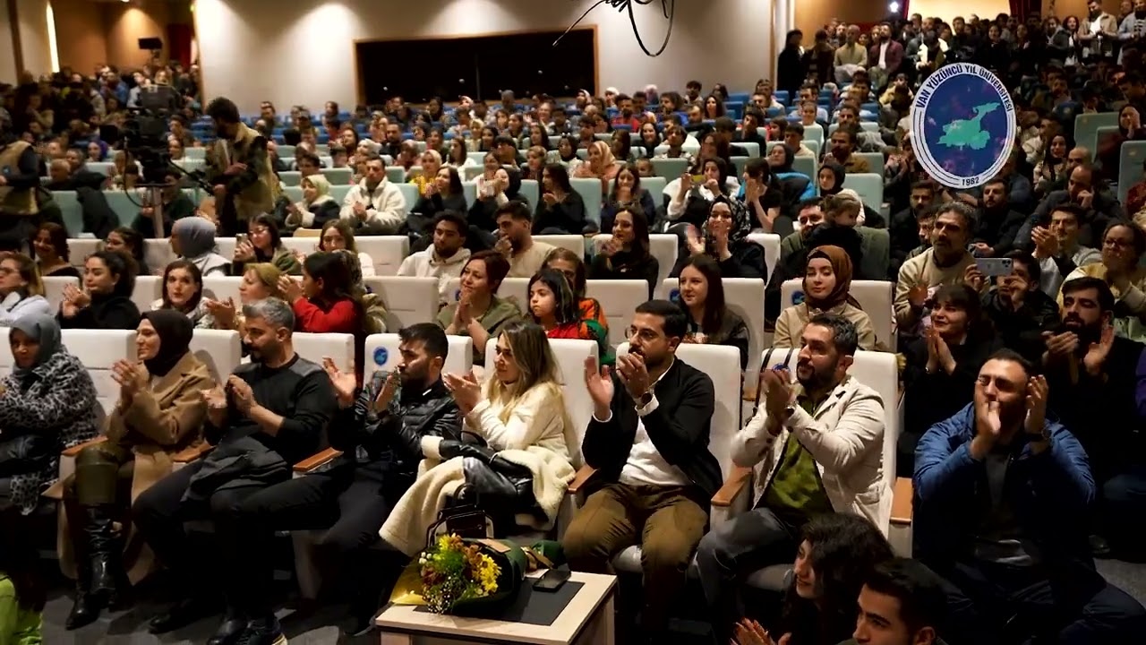 Van Yüzüncü Yıl Üniversitesi Akademik Orkestrası Konseri büyük beğeni aldı