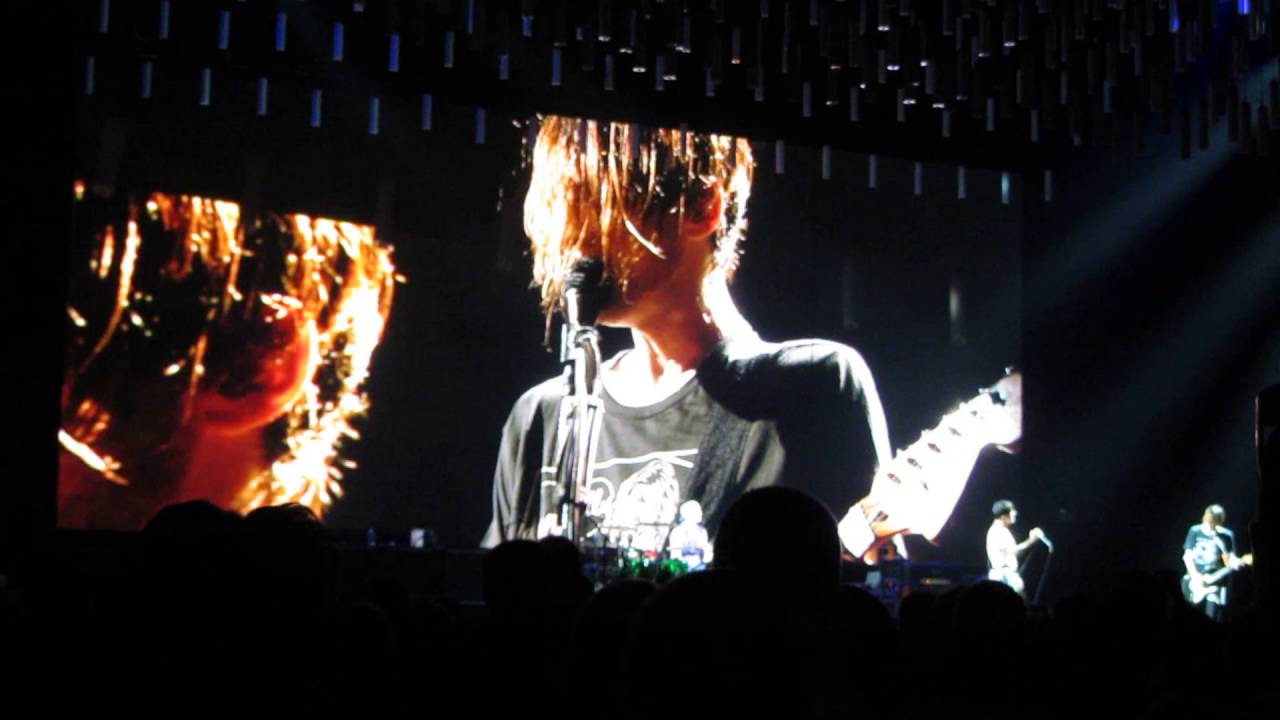 Red Hot Chili Peppers - Josh Klinghoffer  - I Want to Hold Your Hand - 02/09/2016 - Budapest