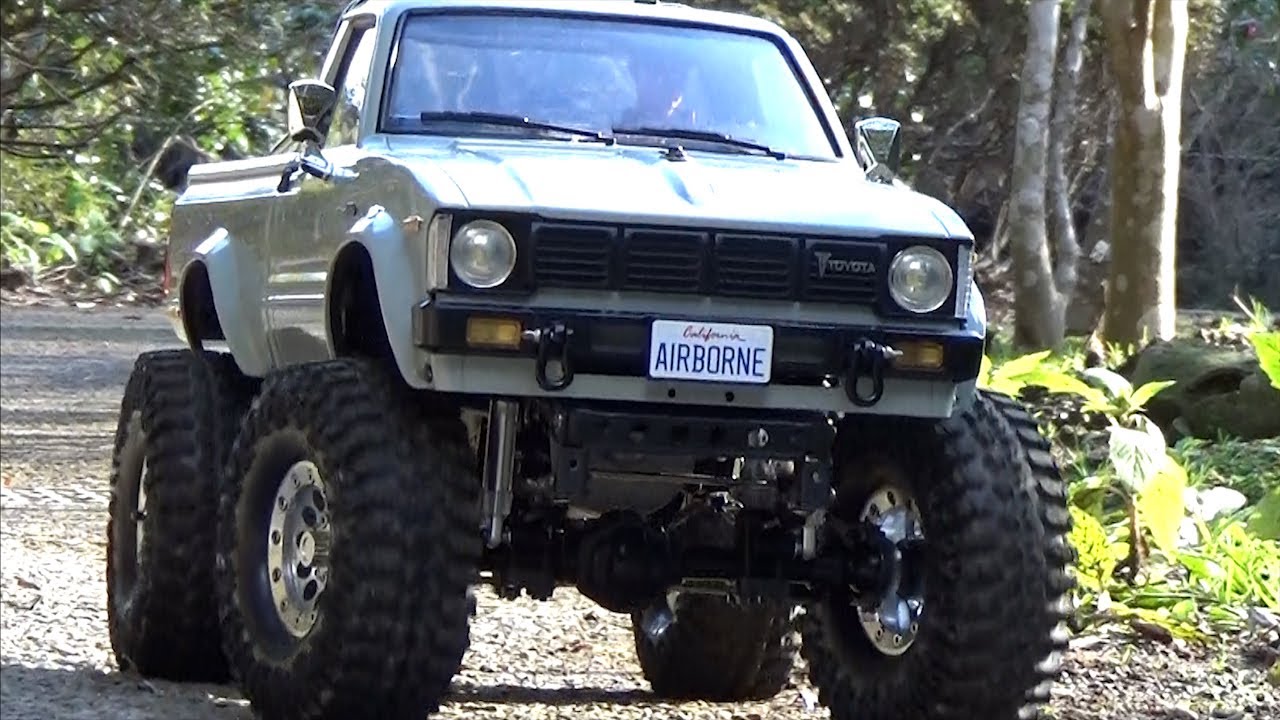 TAMIYA TOYOTA HILUX BRUISER / RN36 HILUX HIGH - LIFT
