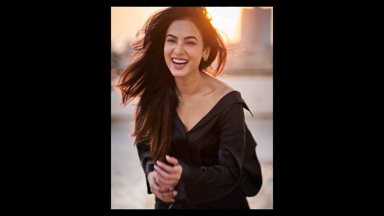 Sonal Chauhan  hot picture #subscribe #bollywood