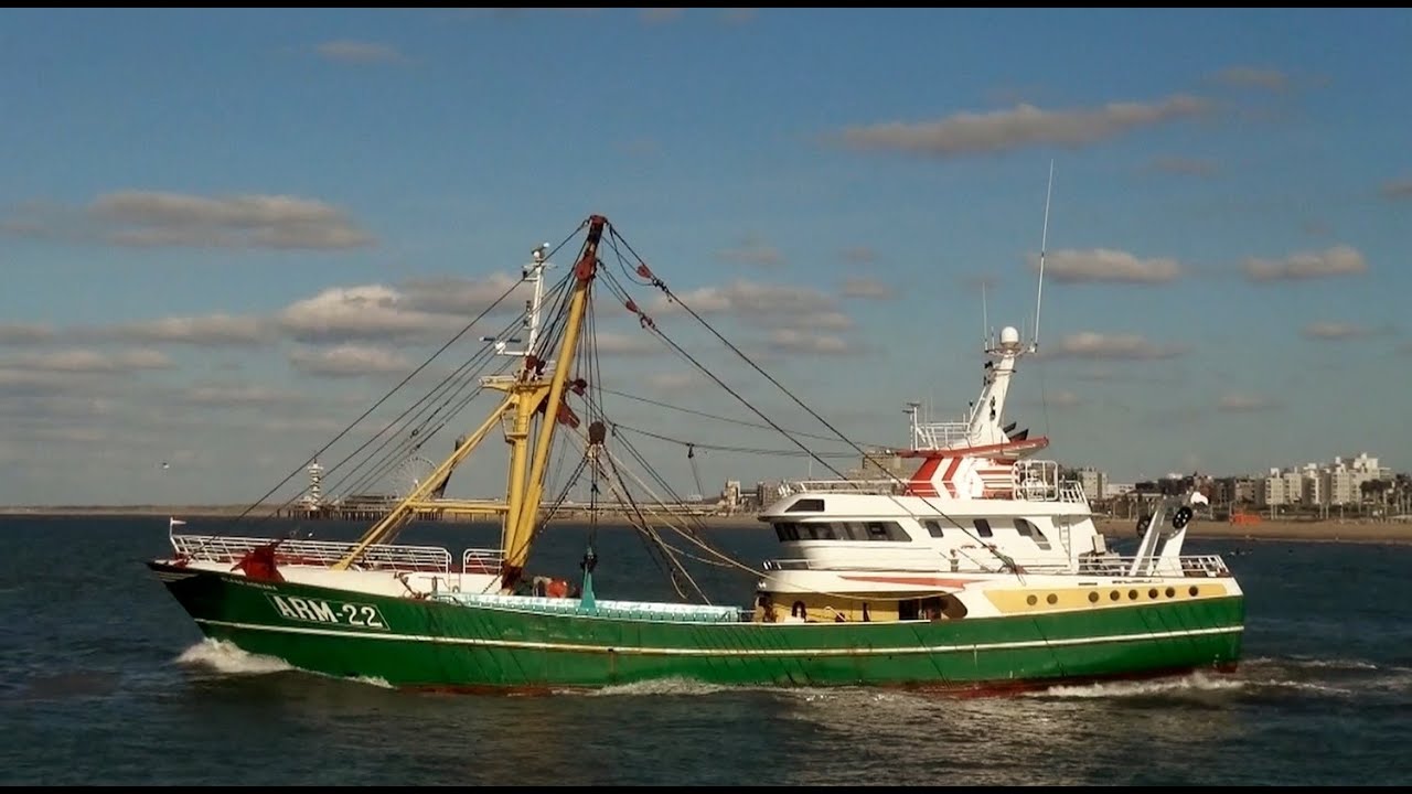ARM-22 KLAAS ADRIANA Vislossen andere tuigen en naar zee 23-9-2016