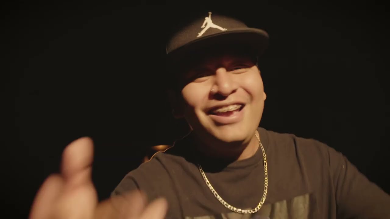 Stray GR - Peso Pluma (Video Oficial)