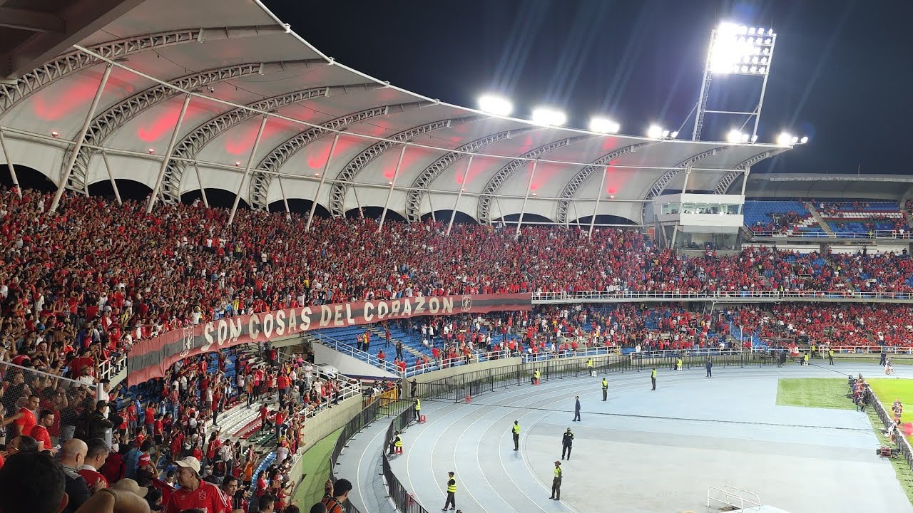 BARRIOS VOLVIÓ AL GOL, PERO NO ALCANZÓ Y AMÉRICA PERDIÓ 1X2 FRENTE AL FLU. RESÚMEN DESDE LA TRIBUNA.