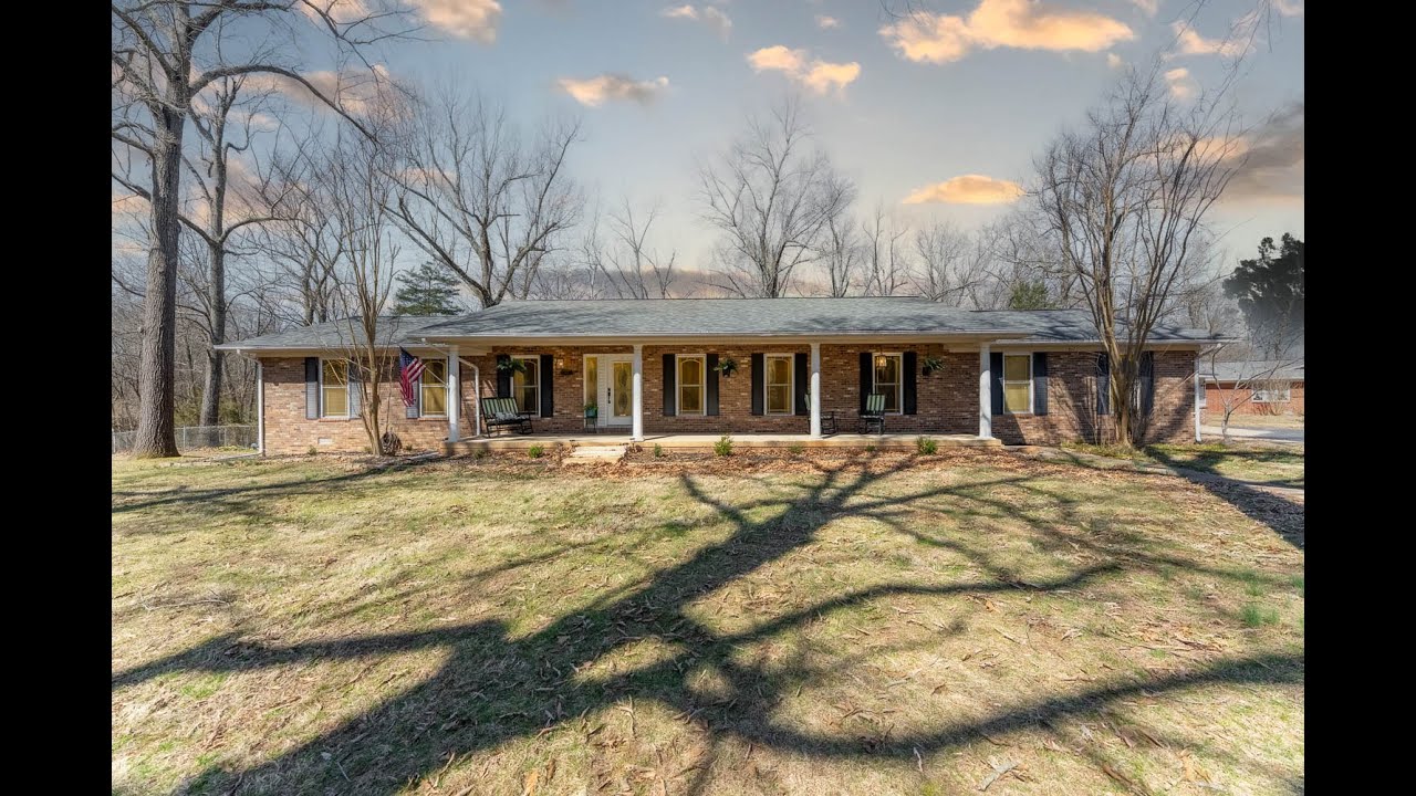 Country Home for Sale in Mountain Home, Arkansas | 817 Columbia Ave
