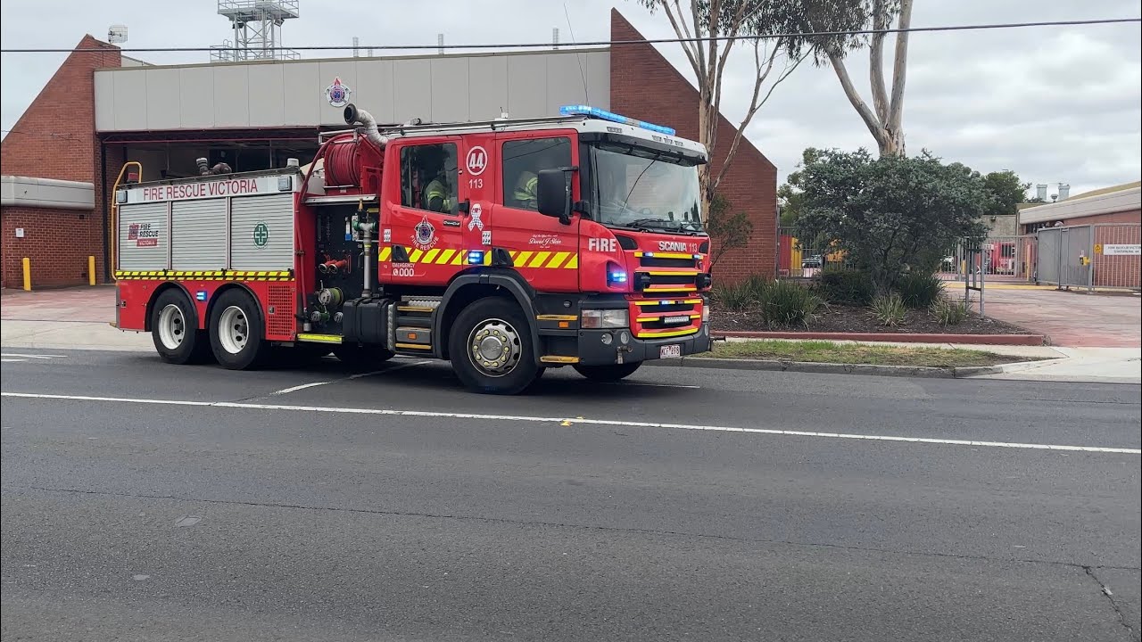 FRV Pumper Tanker 44 Turning out 04/03/26