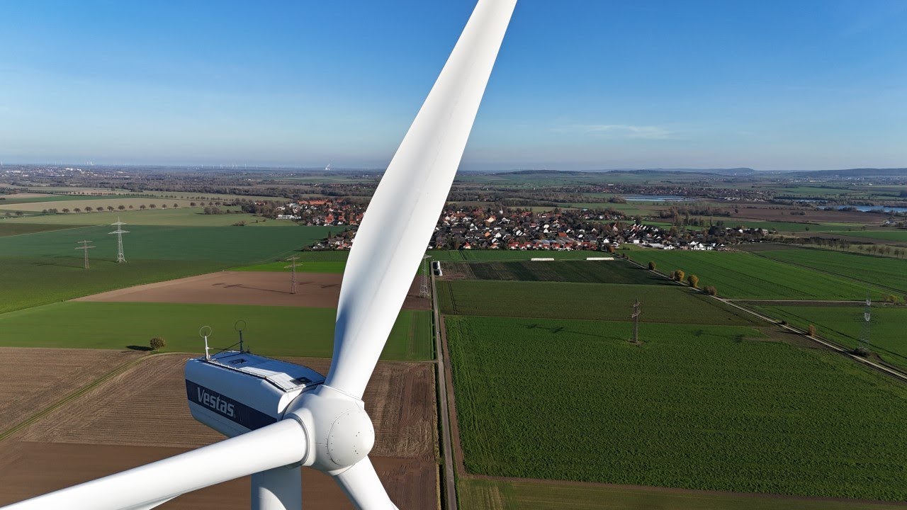 Drohnenaufnahmen am Windrad 2024 (4K)