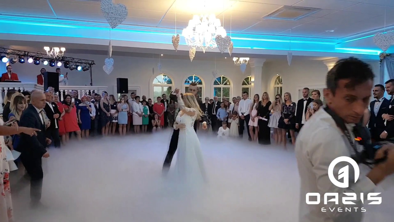 Pierwszy taniec w chmurach Dominiki i Remigiusza u Dula Głogów - OAZIS EVENTS.PL Ciężki dym