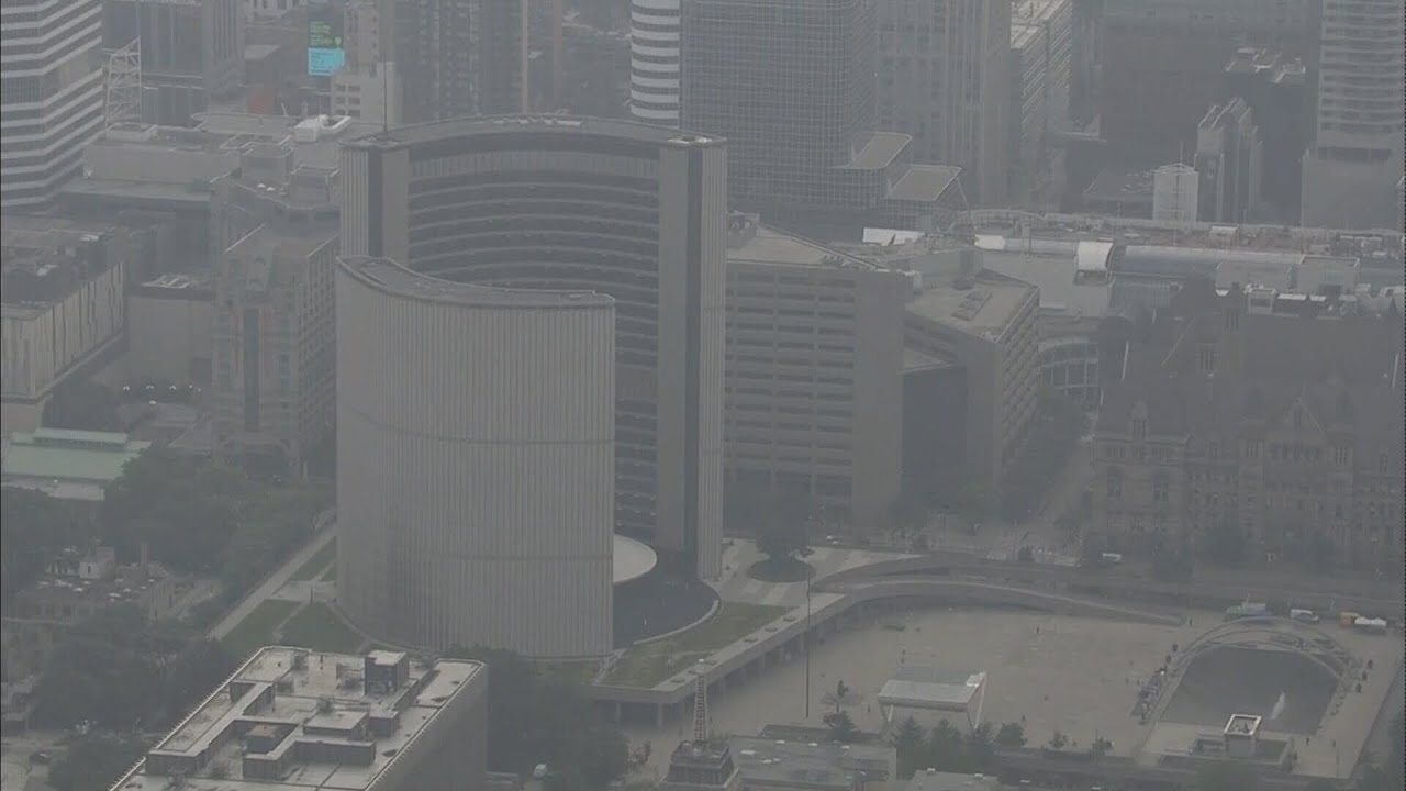 WILDFIRE SMOG IN ONTARIO | How are Torontonians coping with the air quality conditions?