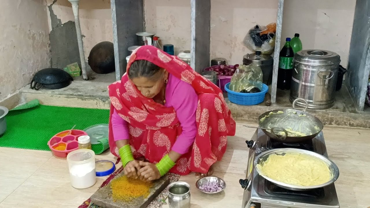 अम्माजी ने बनाई बेसन के कतीरे की सब्जी 😄😂🤣