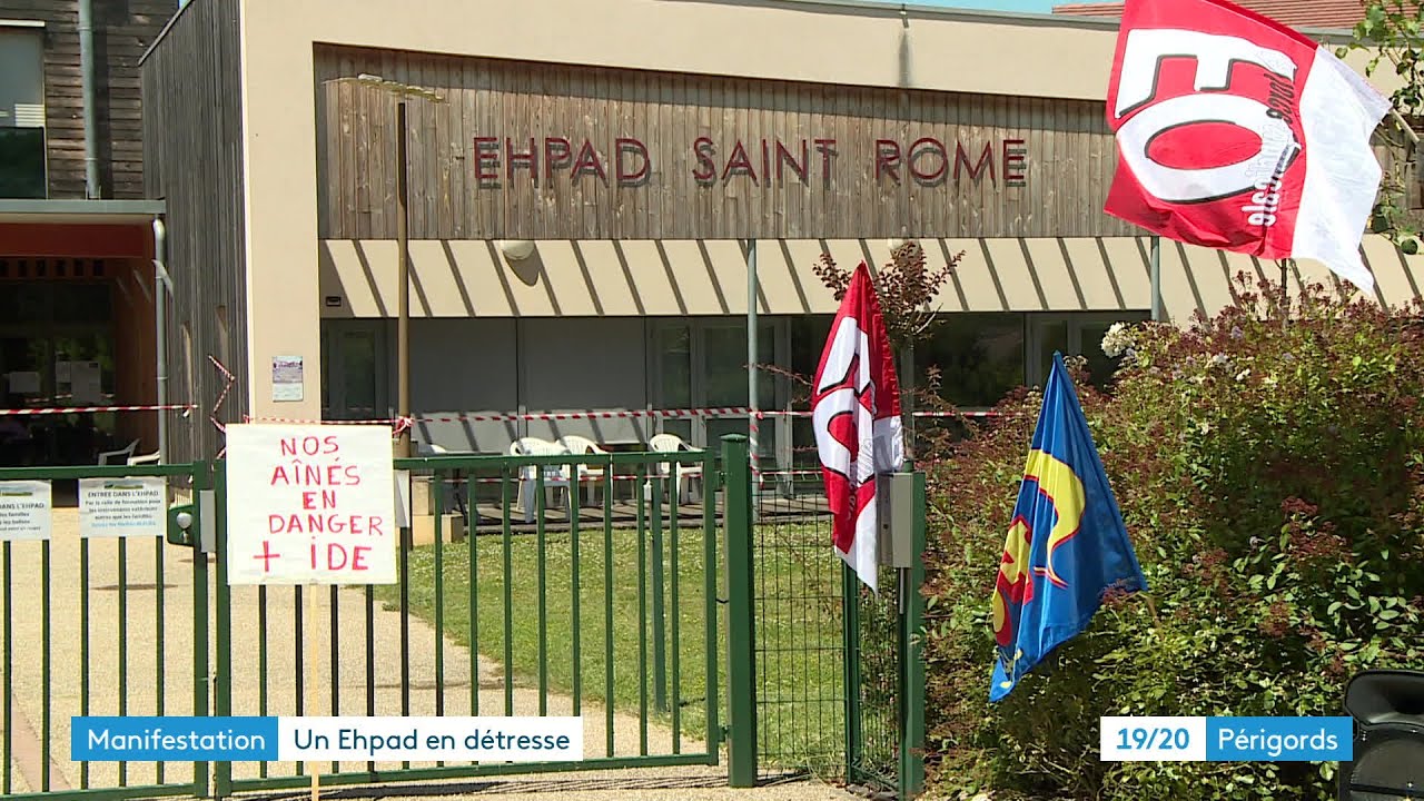 Manifestation devant l'EHPAD de Carsac-Aillac