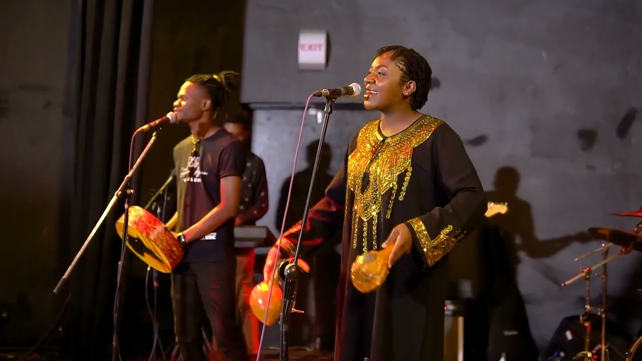 MBIRI LIVE-Adrian Kaputen feat Tariro neGitare