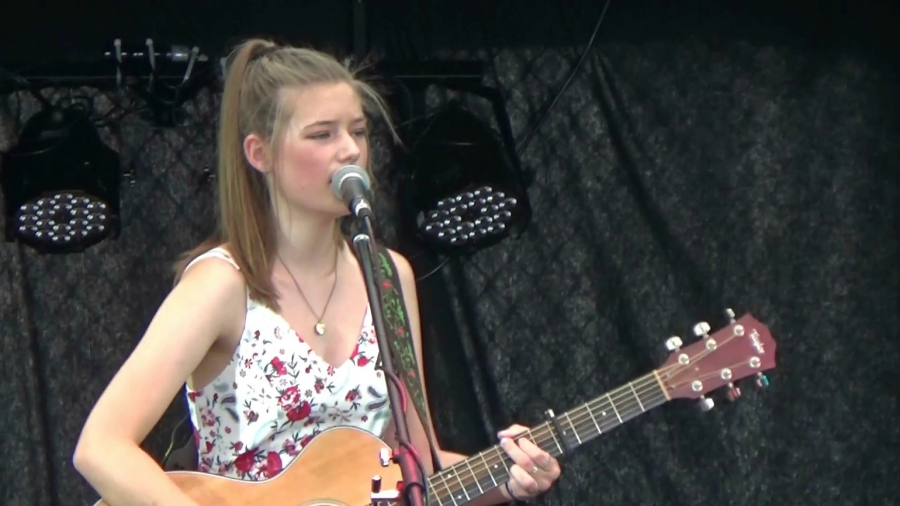 Vance Joy - From Afar cover by Lucy Parle (14 years old)