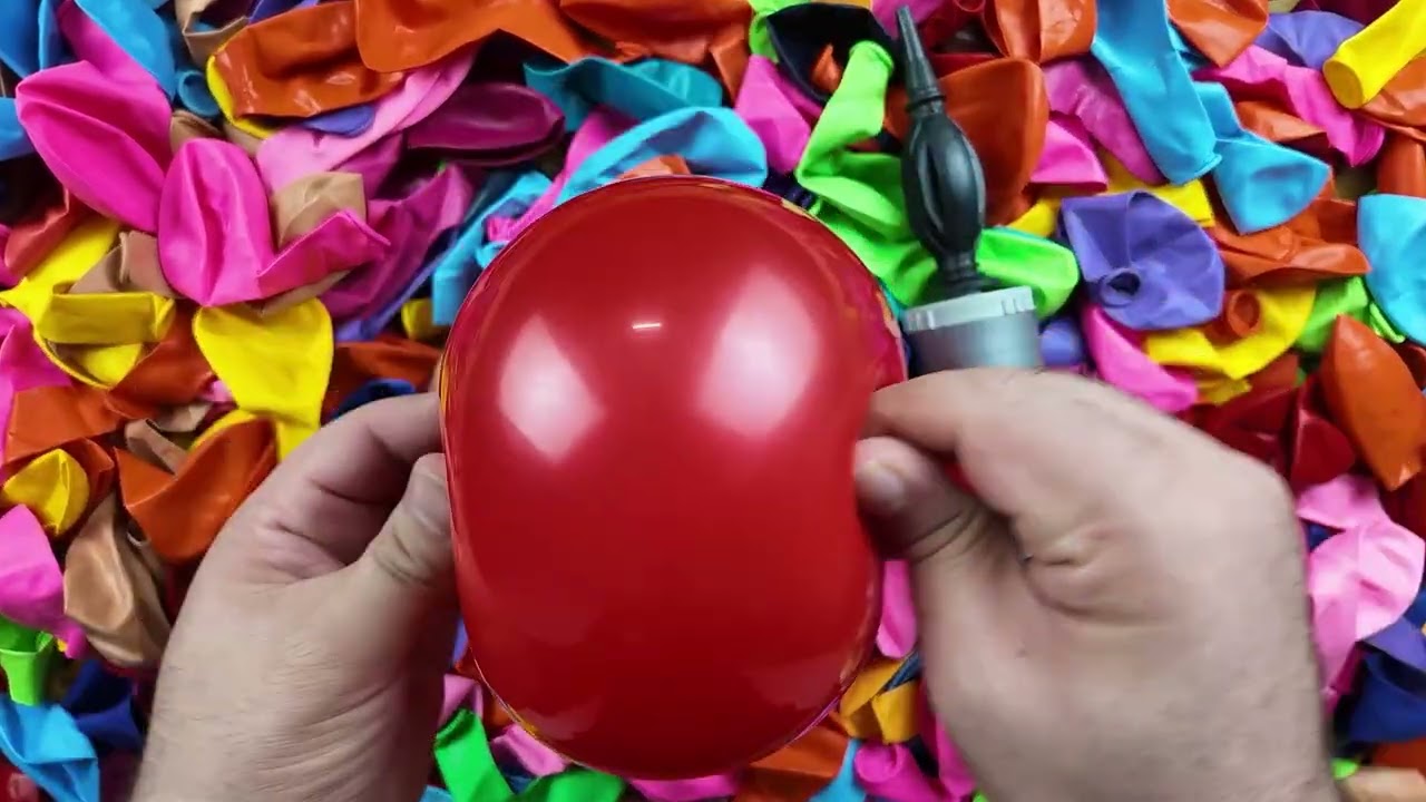 Playing with balloons and Balloon bursting #balloon #satisfying