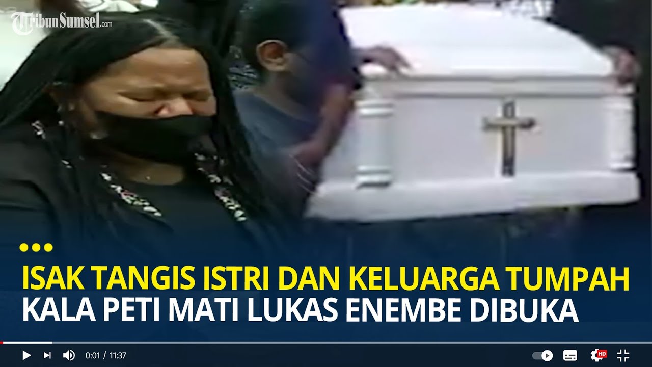 Isak Tangis Istri dan Keluarga Tumpah kala Peti Mati Mantan Gubernur Papua Lukas Enembe Dibuka