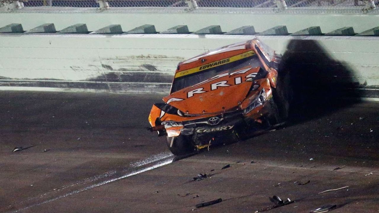 2016 Ford 400 - Edwards HUGE Restart Wreck