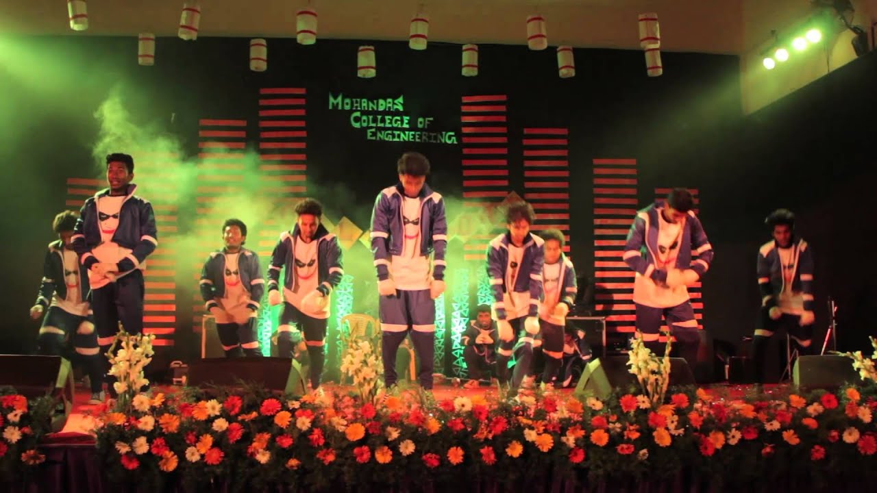 Mohandas CET Dance Team Performing On College Day 2k15...