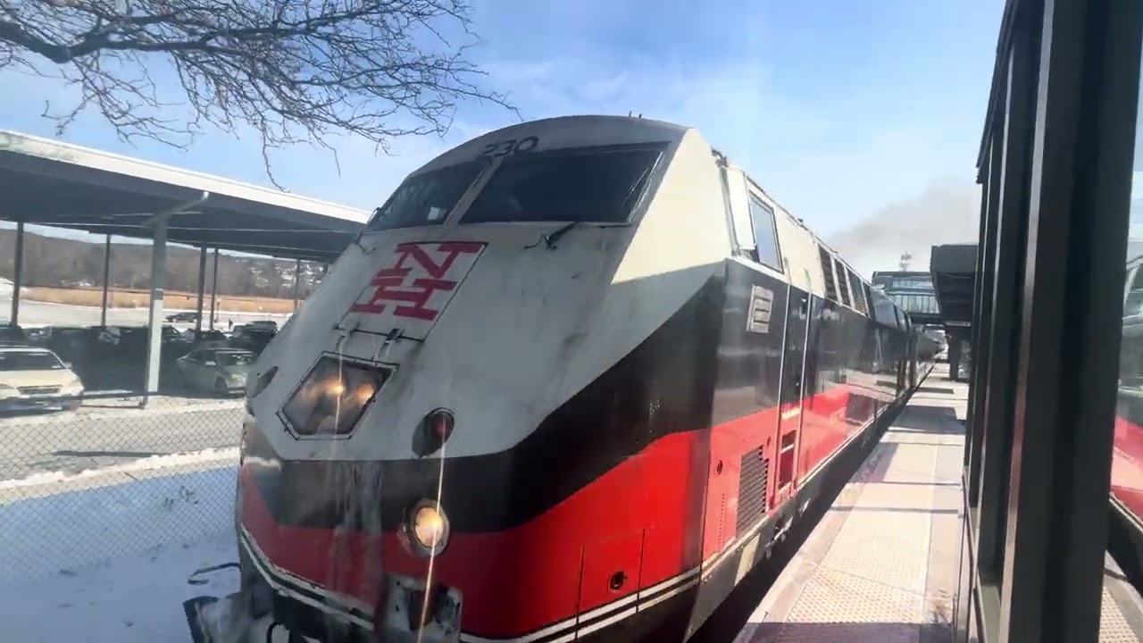 Metro North Trains Arriving And Leaving Croton Harmon. #foryou #foryou #foryou #foryou #foryou #for 