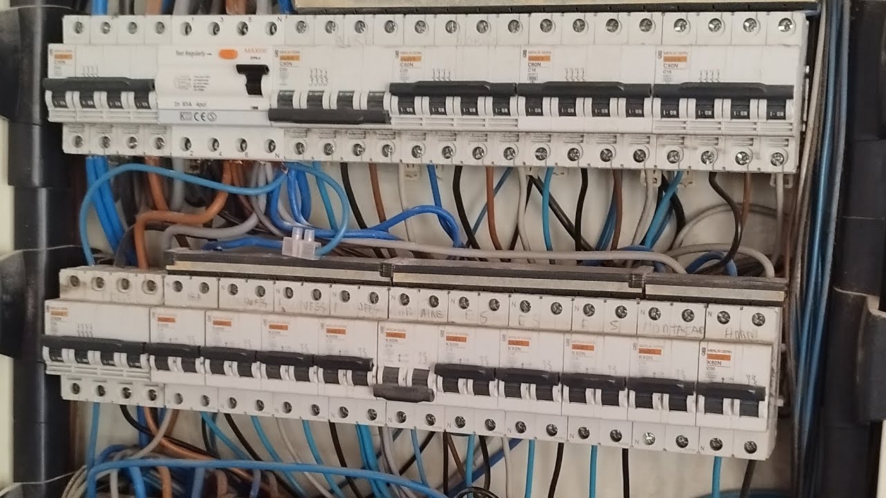 Defectos en instalación eléctrica de Local de Publica Concurrencia 👉 Juan Castro 👉