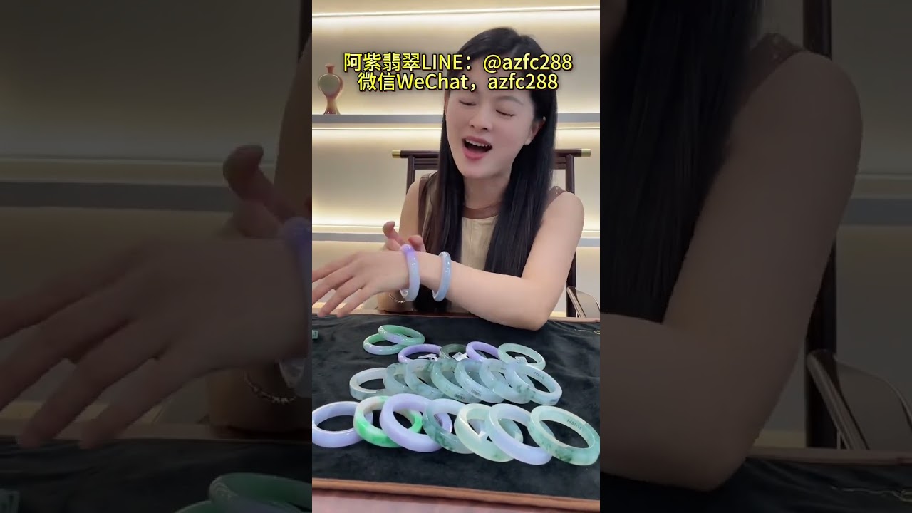温柔入骨的美 清冷又高级！#翡翠  #翡翠手镯  #珠宝首饰  #翡翠手镯定制