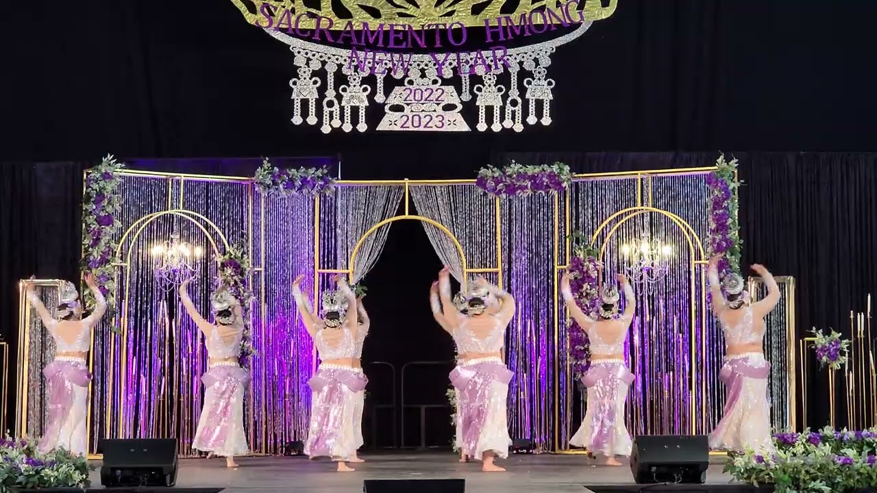 Sacramento Hmong New Year 2022-23, dance competition, round 2 (Nkauj Huam Keej)