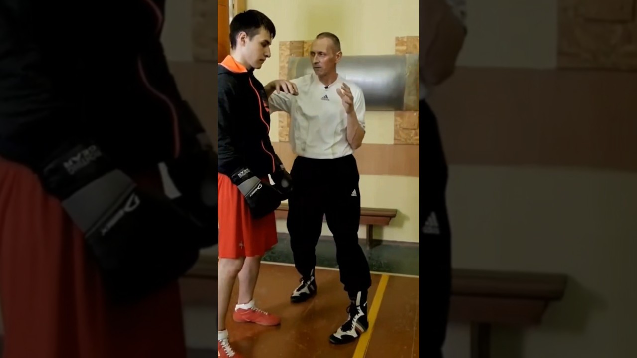 Упражнение &laquo;Боковой шаг&raquo; в деталях для начинающих #шорты