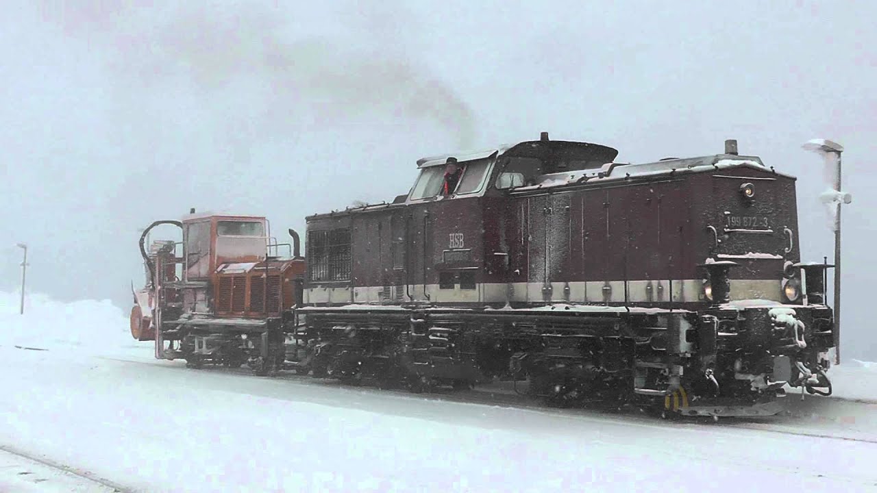 Zaugg-Schneefräse der Harzer Schmalspurbahnen am Brocken im Einsatz