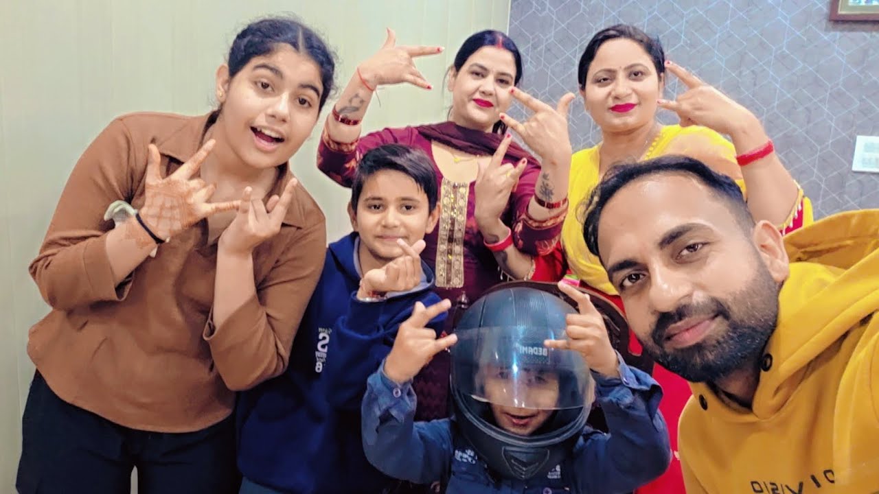 Helmet game part -3 with family 😍😍 bahout enjoy kiya 😃
