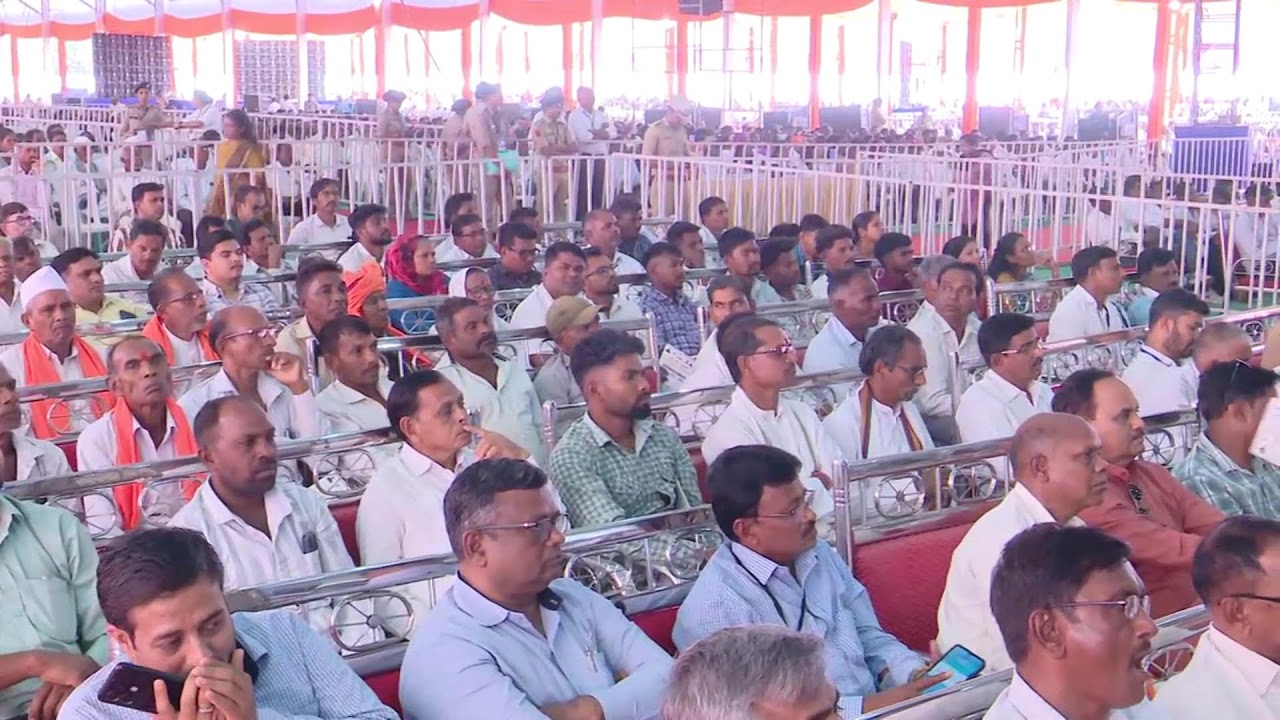 Live: CM inaugurates and launches Lift Irrigation Project and development works of Surat