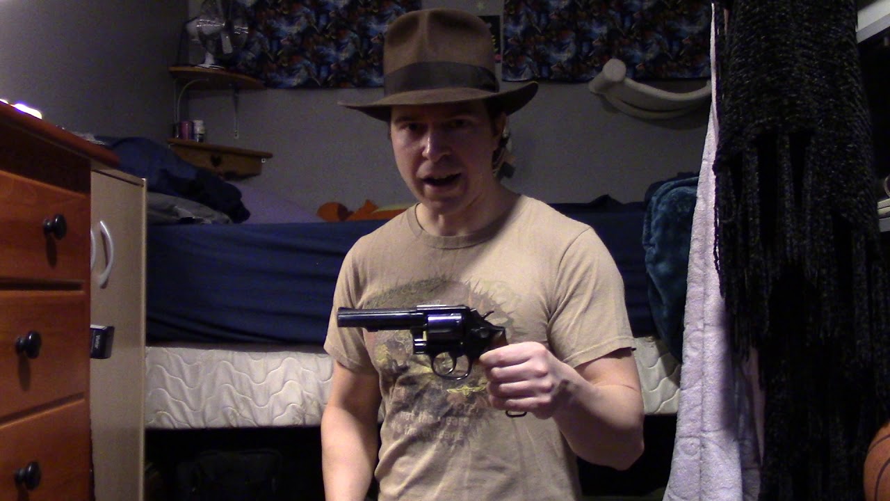Indiana Jones Gear: The Gun