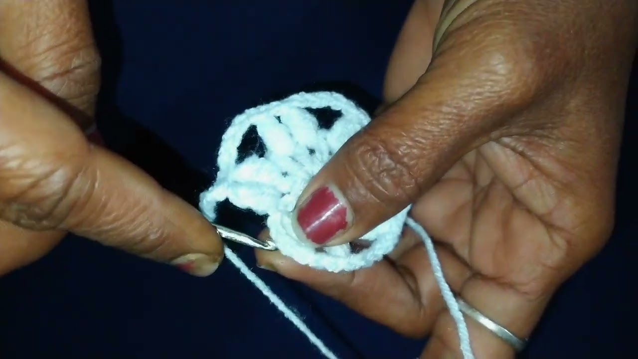 Easy & beautiful crochet flower design 🌺🌸