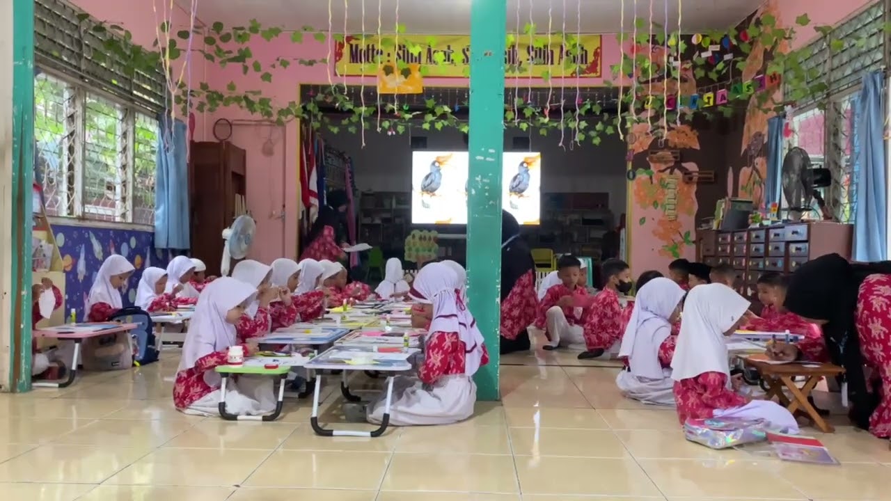 Dek comel lomba kolase