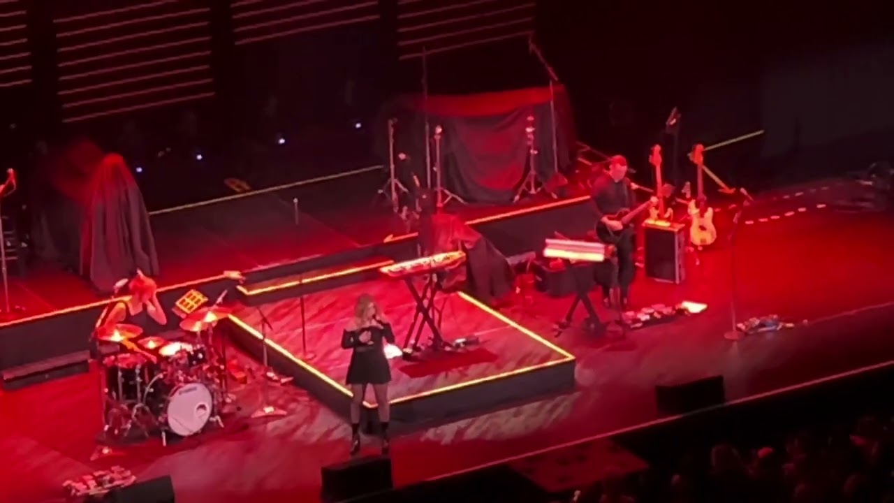 paranoia/deja vu - VÉRITÉ Live at The Paramount Theatre in Seattle 10/26/2023