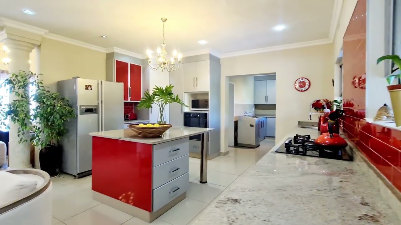 Luxury Living in Broadlands Estate