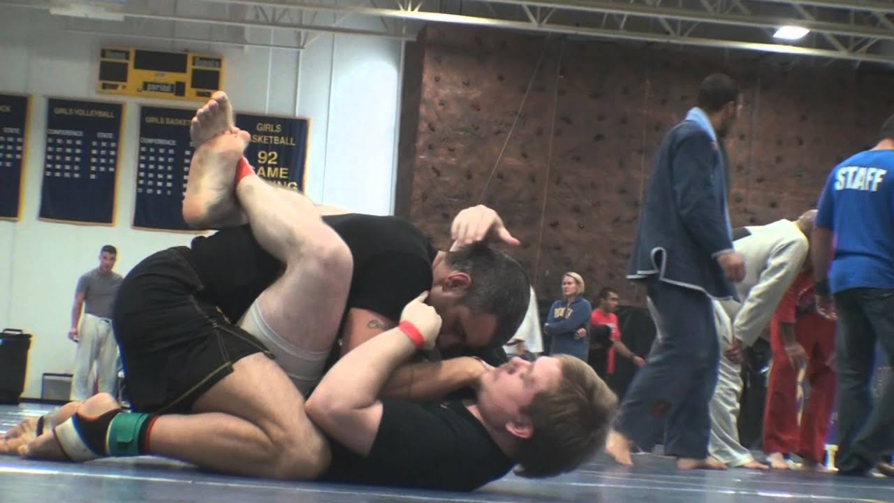 Arm Bar from Gogoplata - Chris Piper - BJJ - Submission Grappling