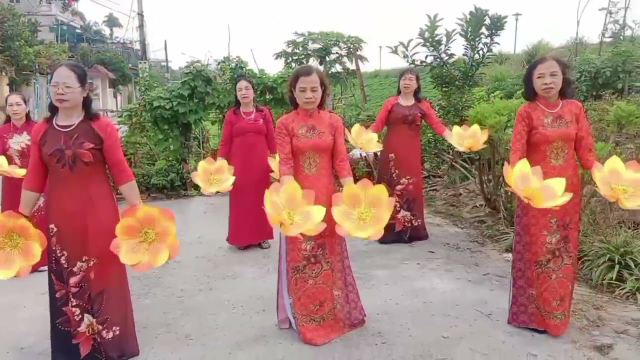 CLB dân vũ sông Trà Hưng Yên - múa TỰ HÀO PHỤ NỮ VIỆT NAM 