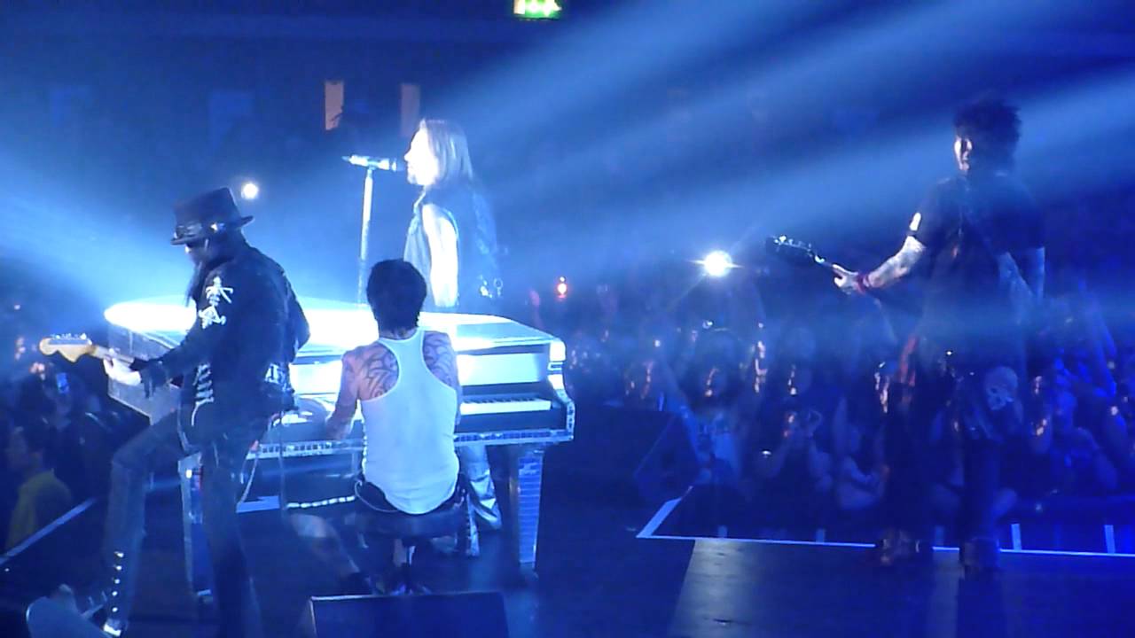 Mötley Crüe Live: Home Sweet Home - Wembley Arena, London, 2011