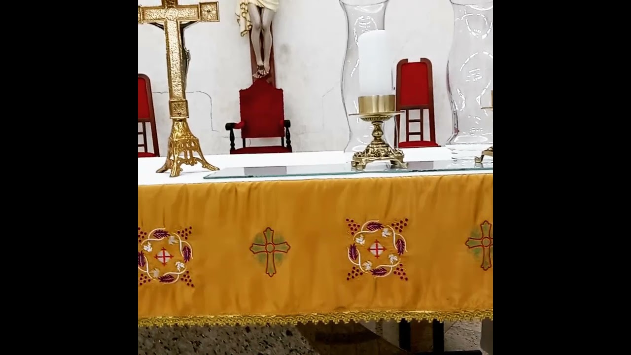 Toalha de altar bordada!