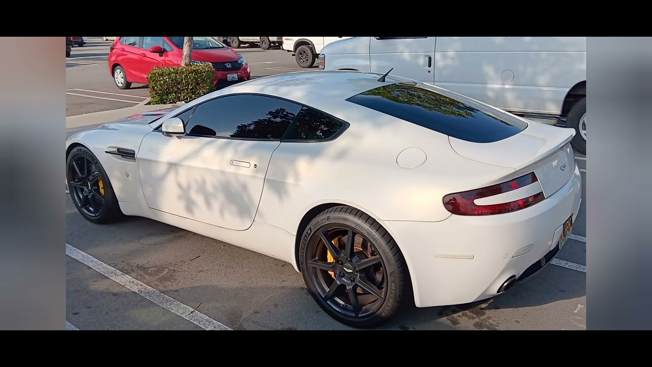 Aston Martin 