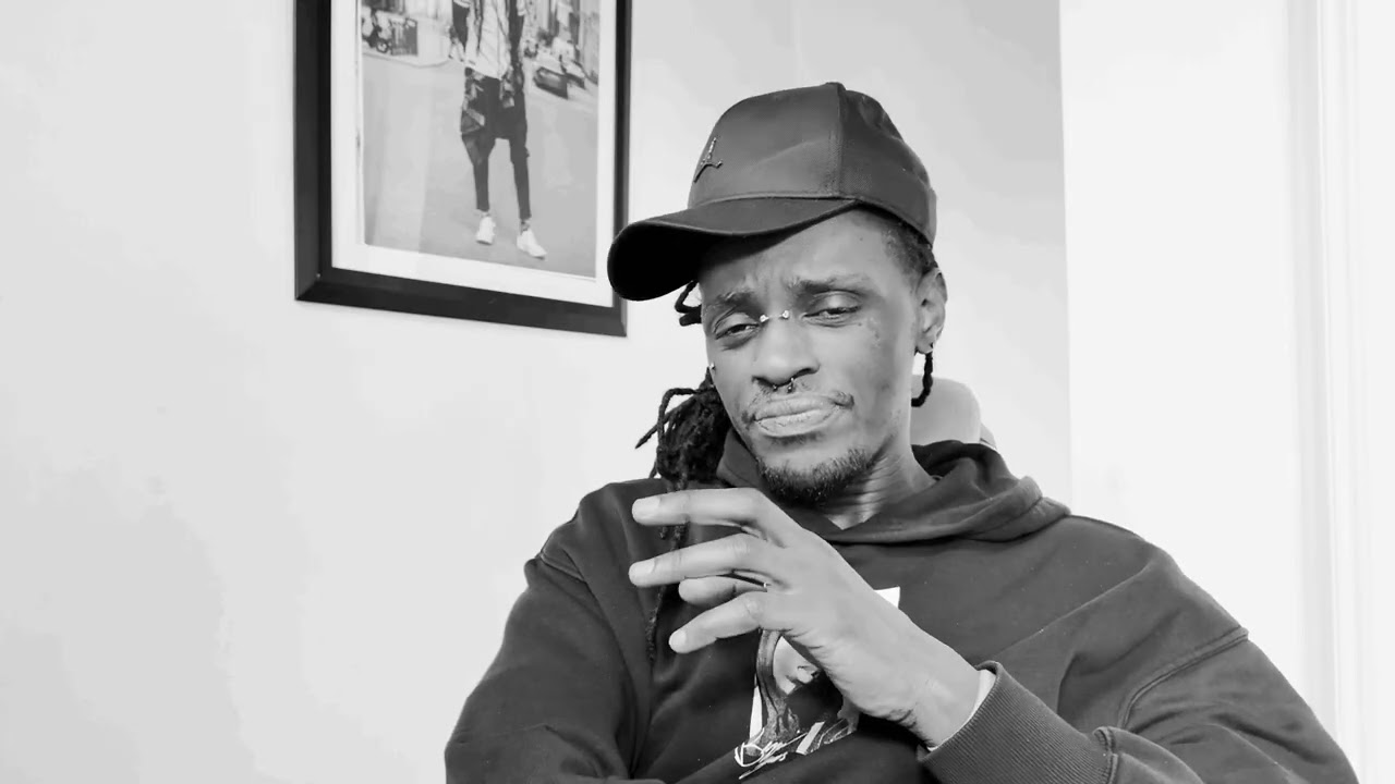 OLUTAALO WAKAATI WA ZUBEDDA NE FULL-FIGURE LUZEEMU.