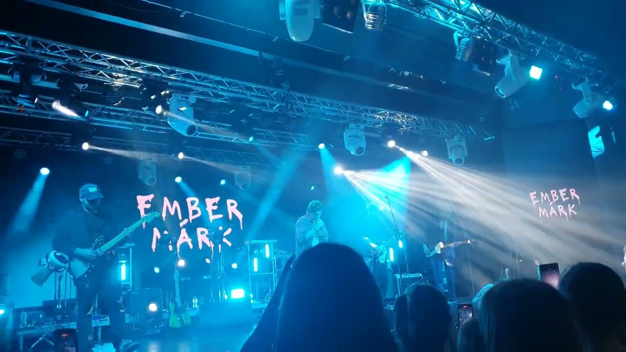 Ember M&aacute;rk - J&eacute;gsz&iacute;v