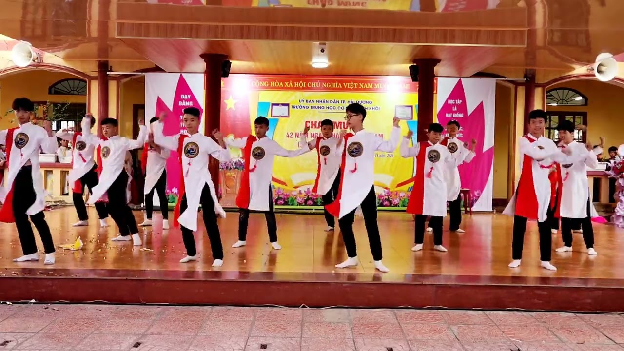 Văn nghệ ngày Nhà Giáo Việt Nam 20-11: Việt sử kiêu hùng - Lớp 9CD